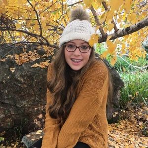 Meet your Posher, Katelyn